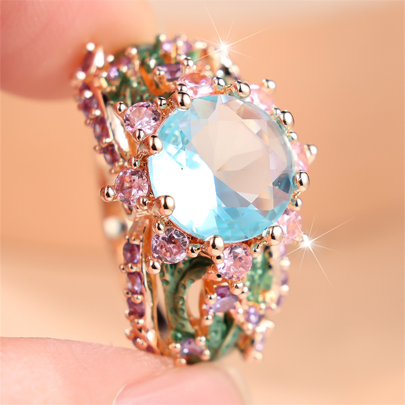 Women's Light Luxury Floral Design Stackable Ring